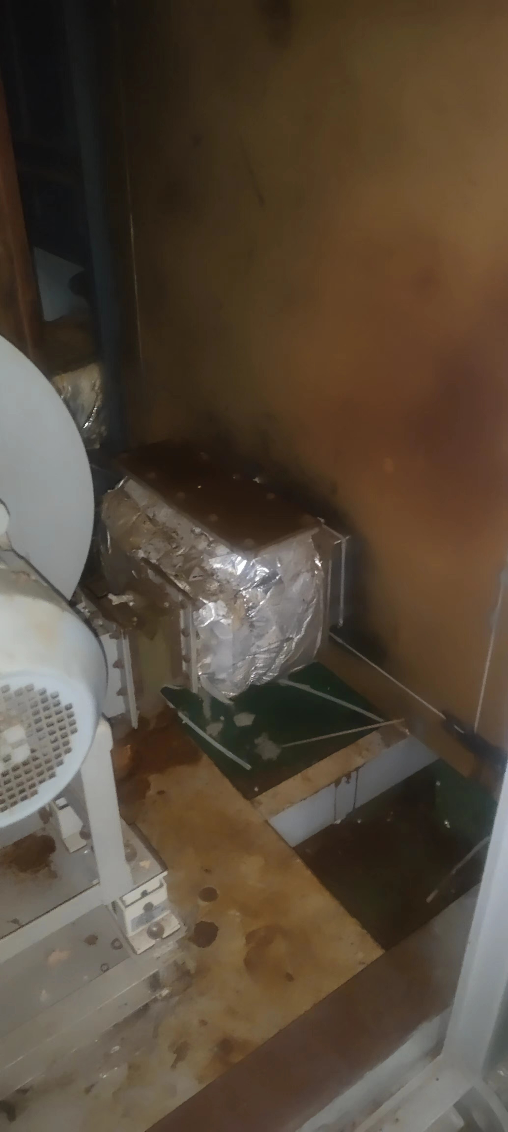 催化燃烧设备内壁生锈了，怎么处理